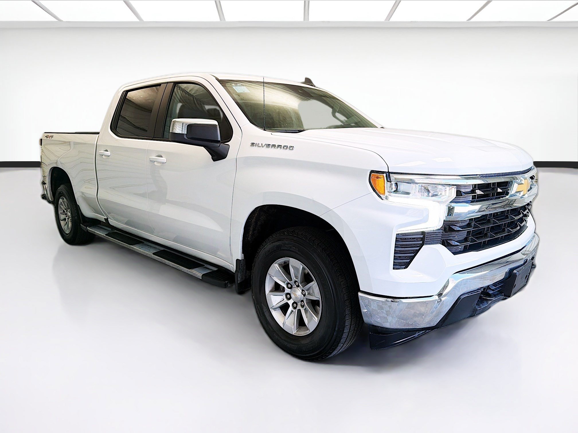 Used 2024 Chevrolet Silverado 1500 LT w/ Protection Package AWD/4WD image 3