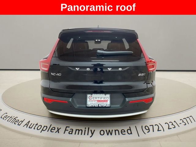 Used 2025 Volvo XC40 B5 Plus image 4
