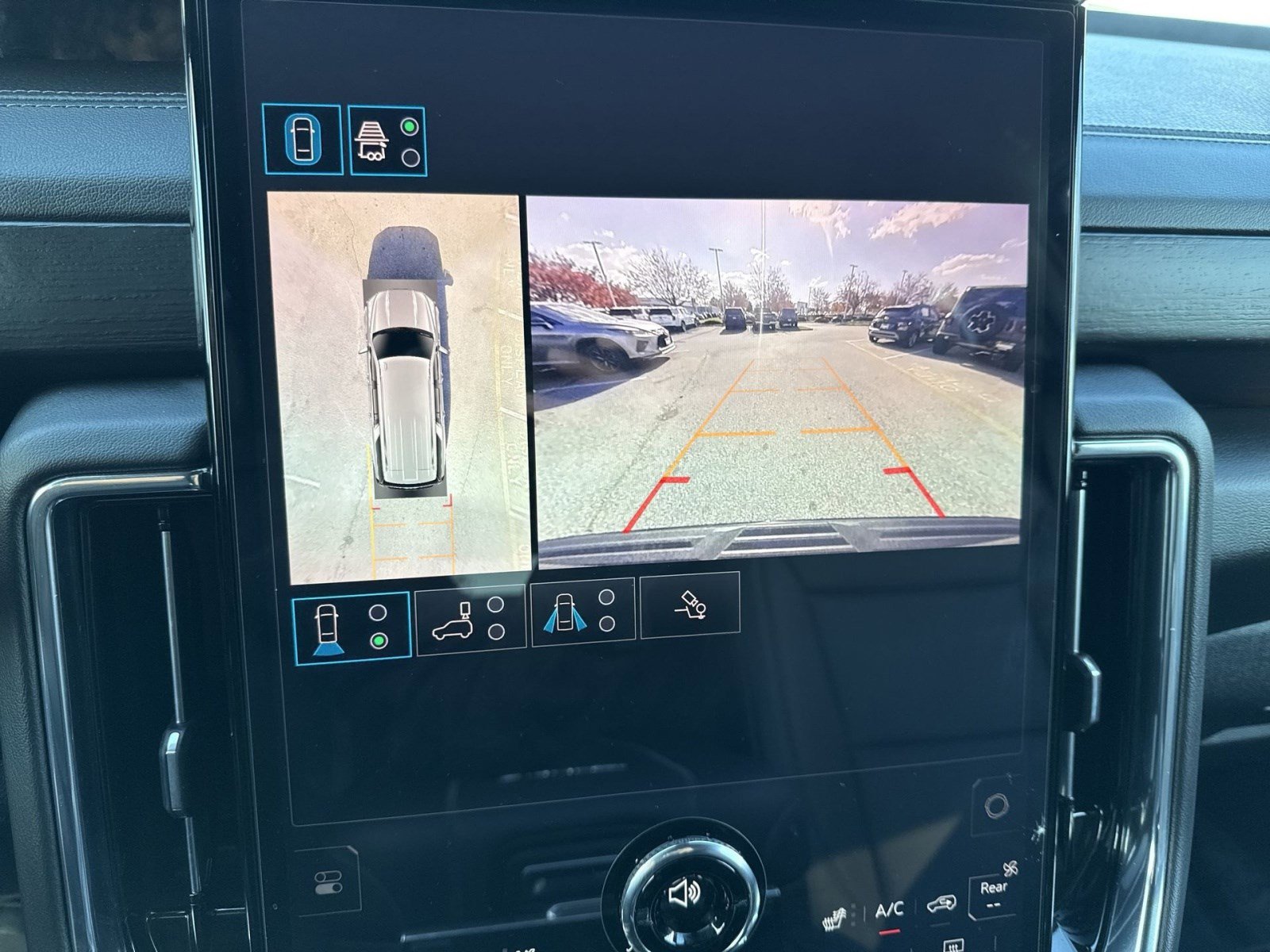 Used 2025 GMC Yukon XL Denali image 21