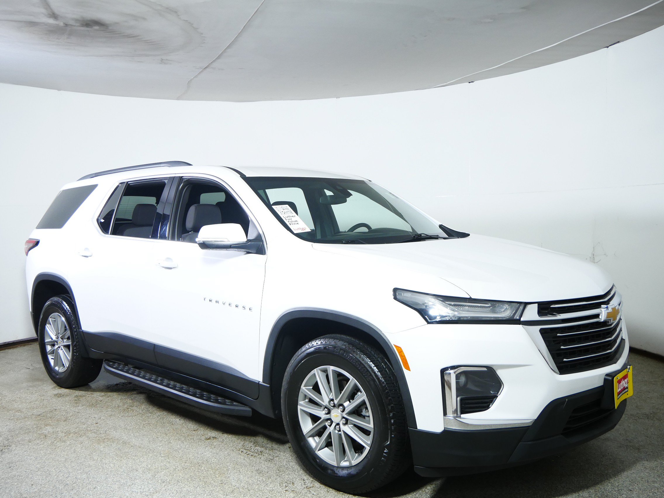 Used 2023 Chevrolet Traverse LT