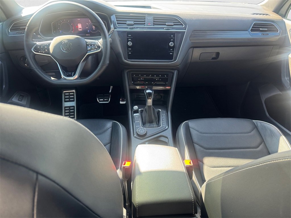 Used 2024 Volkswagen Tiguan SEL R-Line image 10