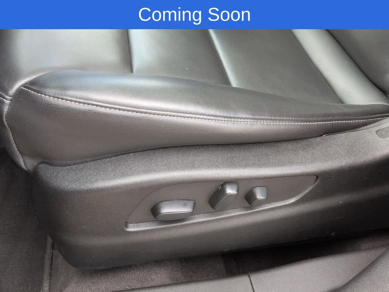 Used 2023 Cadillac XT4 Premium Luxury w/ Cold Weather Package AWD/4WD image 17
