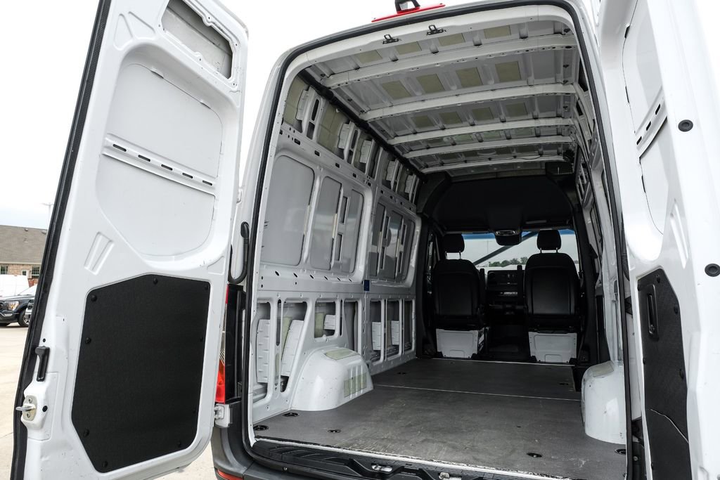 Used 2020 Mercedes-Benz Sprinter 2500 w/ Driver Convenience Package image 46