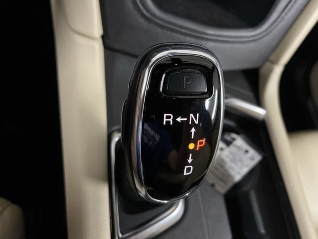 Certified 2018 Cadillac XT5 Luxury w/ Driver Awareness Package AWD/4WD image 16