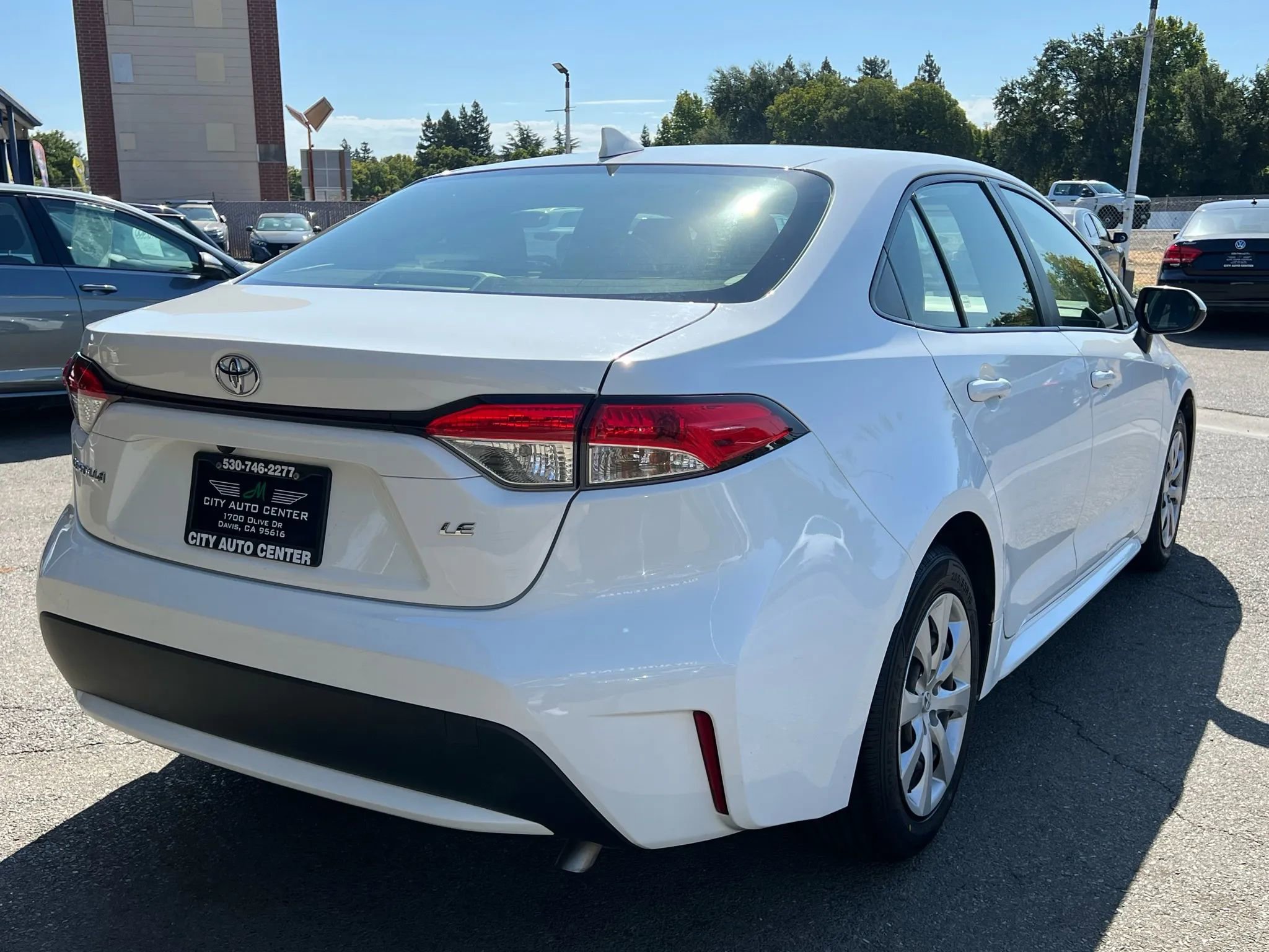 Used 2021 Toyota Corolla LE image 5