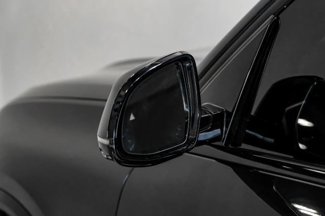 Used 2020 BMW X5 M50i AWD/4WD image 37
