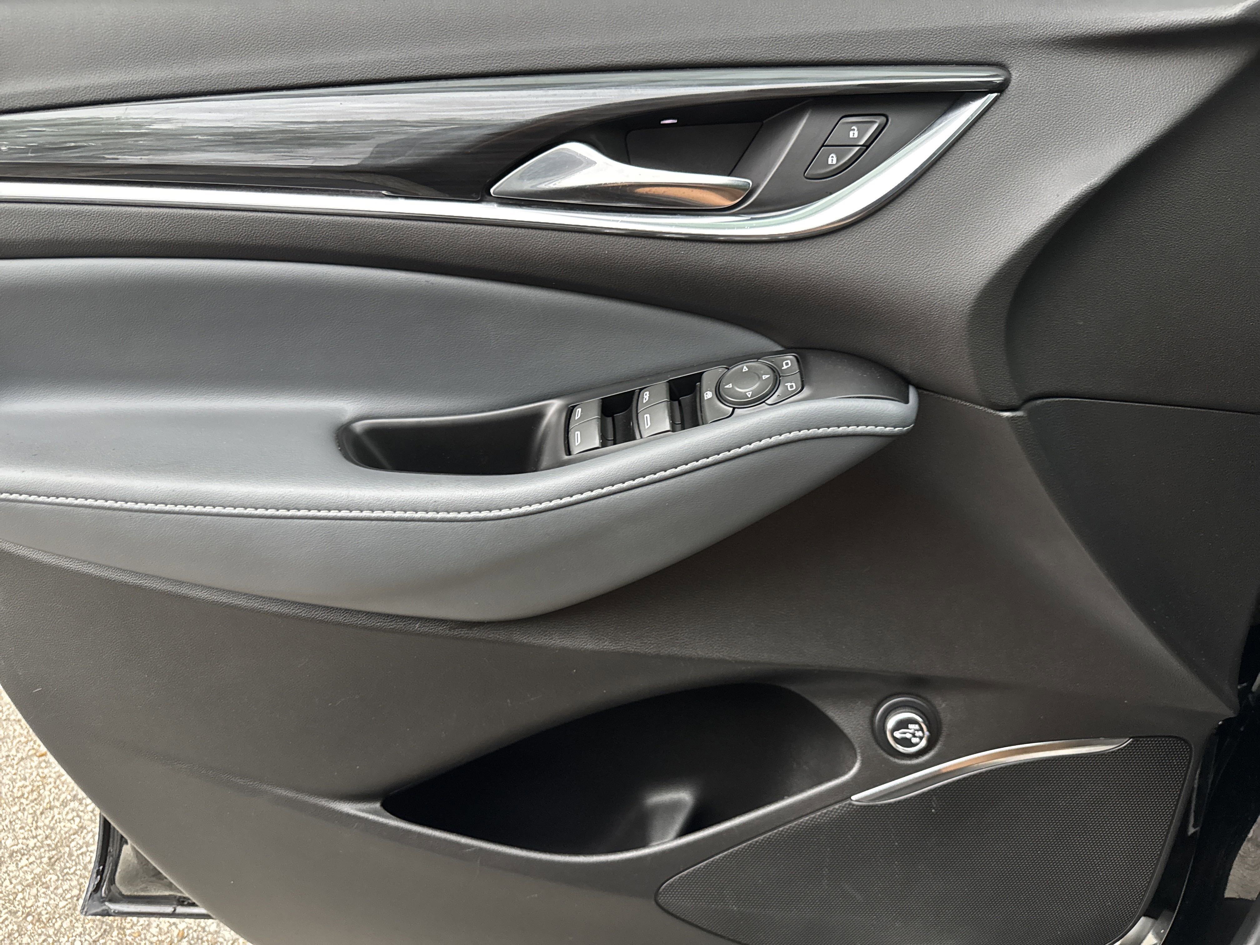 Used 2023 Buick Enclave Essence w/ Experience Buick Package image 8