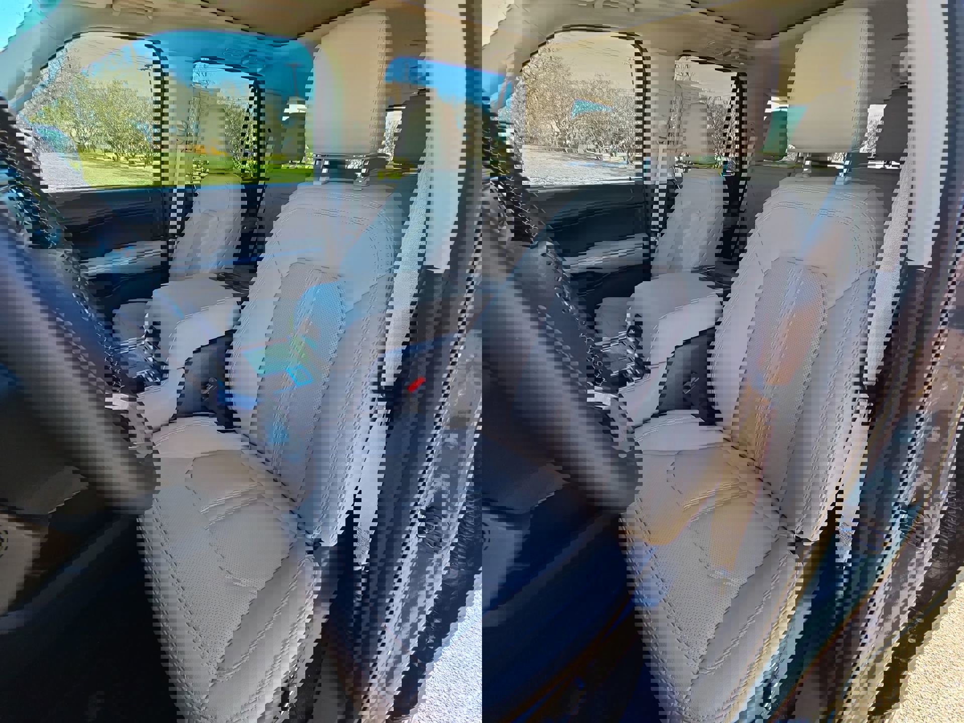 Used 2022 Ford Expedition Limited image 12