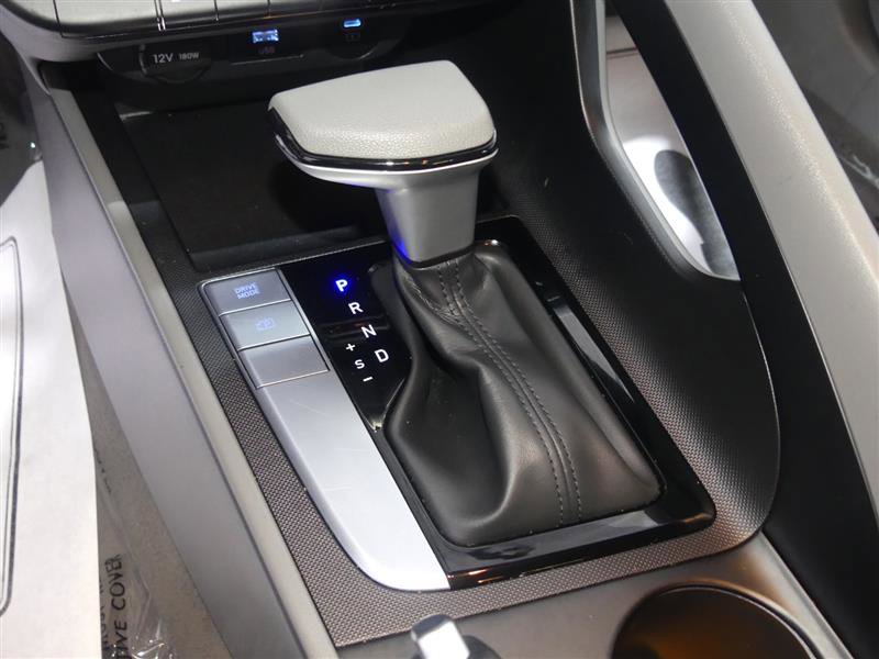Used 2024 Hyundai Elantra SEL FWD image 38