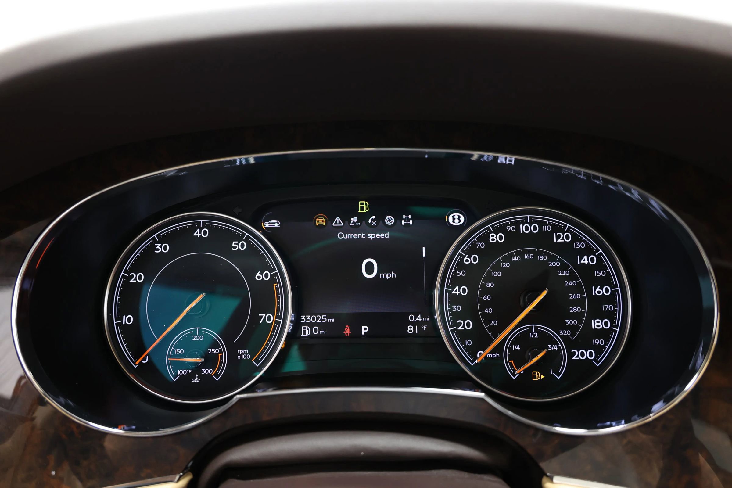 Used 2018 Bentley Bentayga AWD/4WD image 30