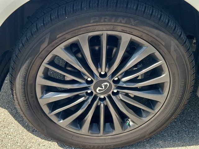 Used 2024 INFINITI QX80 Sensory AWD/4WD image 8