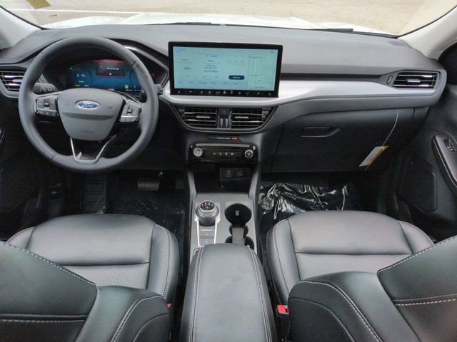 Certified 2025 Ford Escape Platinum w/ Class II Trailer Tow Package AWD/4WD image 15
