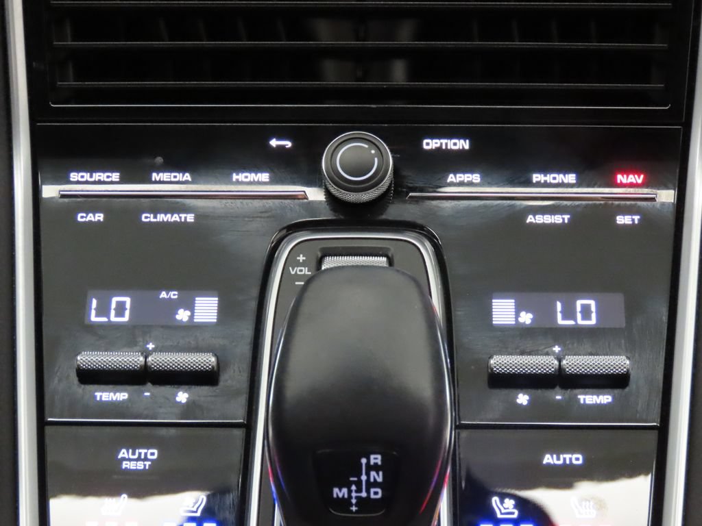 Certified 2023 Porsche Panamera RWD image 25