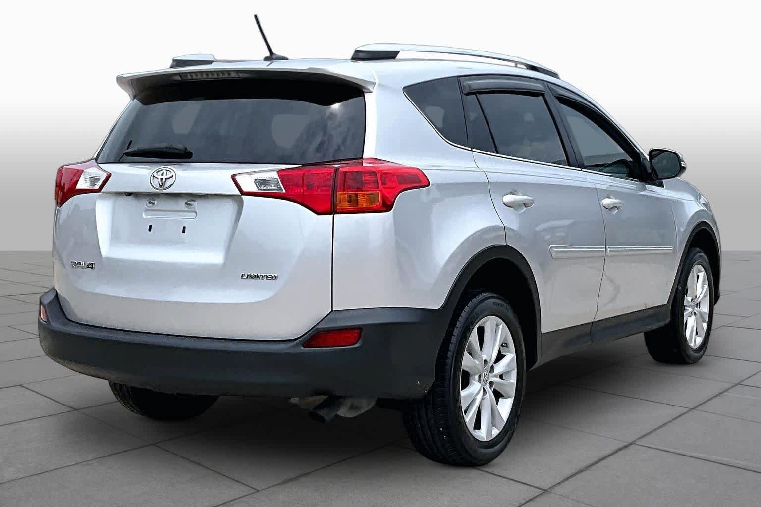 Used 2015 Toyota RAV4 Limited w/ Technology Package FWD image 13