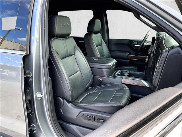 Used 2021 Chevrolet Silverado 1500 High Country w/ Technology Package image 9