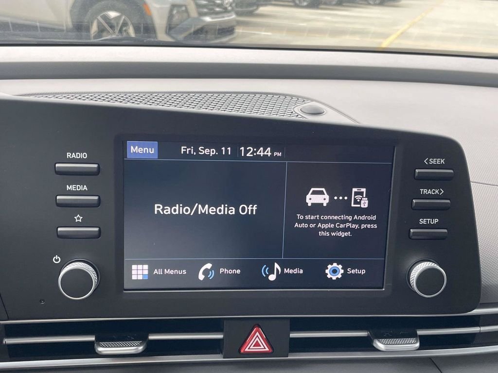 New 2026 Hyundai Elantra SE FWD image 16