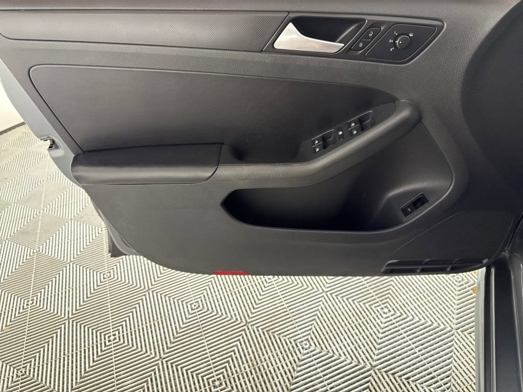 Used 2014 Volkswagen Jetta SE image 10