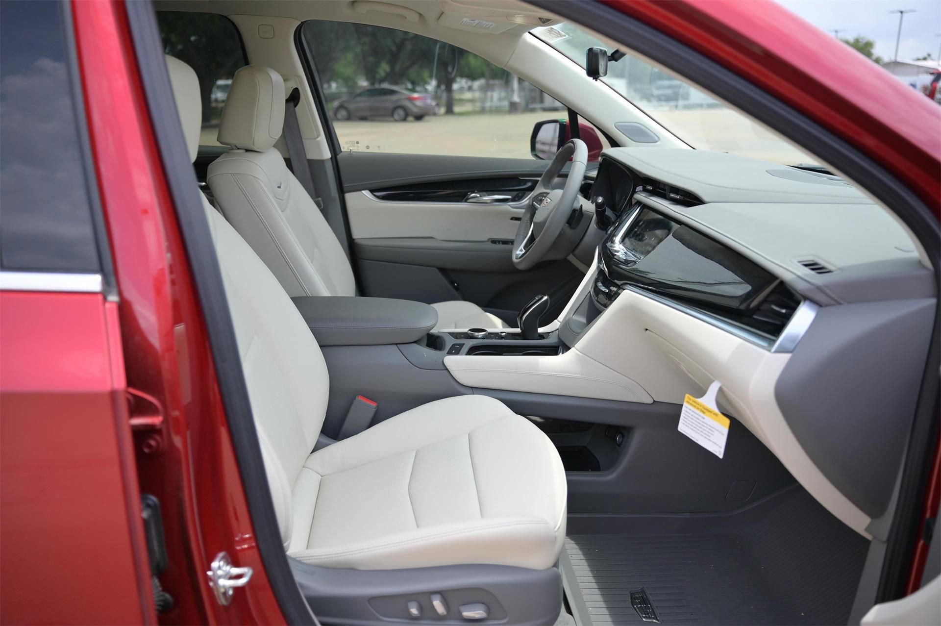 New 2025 Cadillac XT6 Premium Luxury w/ Technology Package image 25