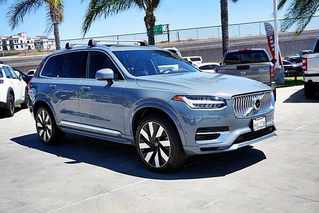 Used 2023 Volvo XC90 T8 Ultimate w/ Protection Package Premier AWD/4WD image 2