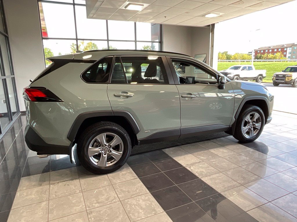 Certified 2022 Toyota RAV4 XLE AWD/4WD image 6
