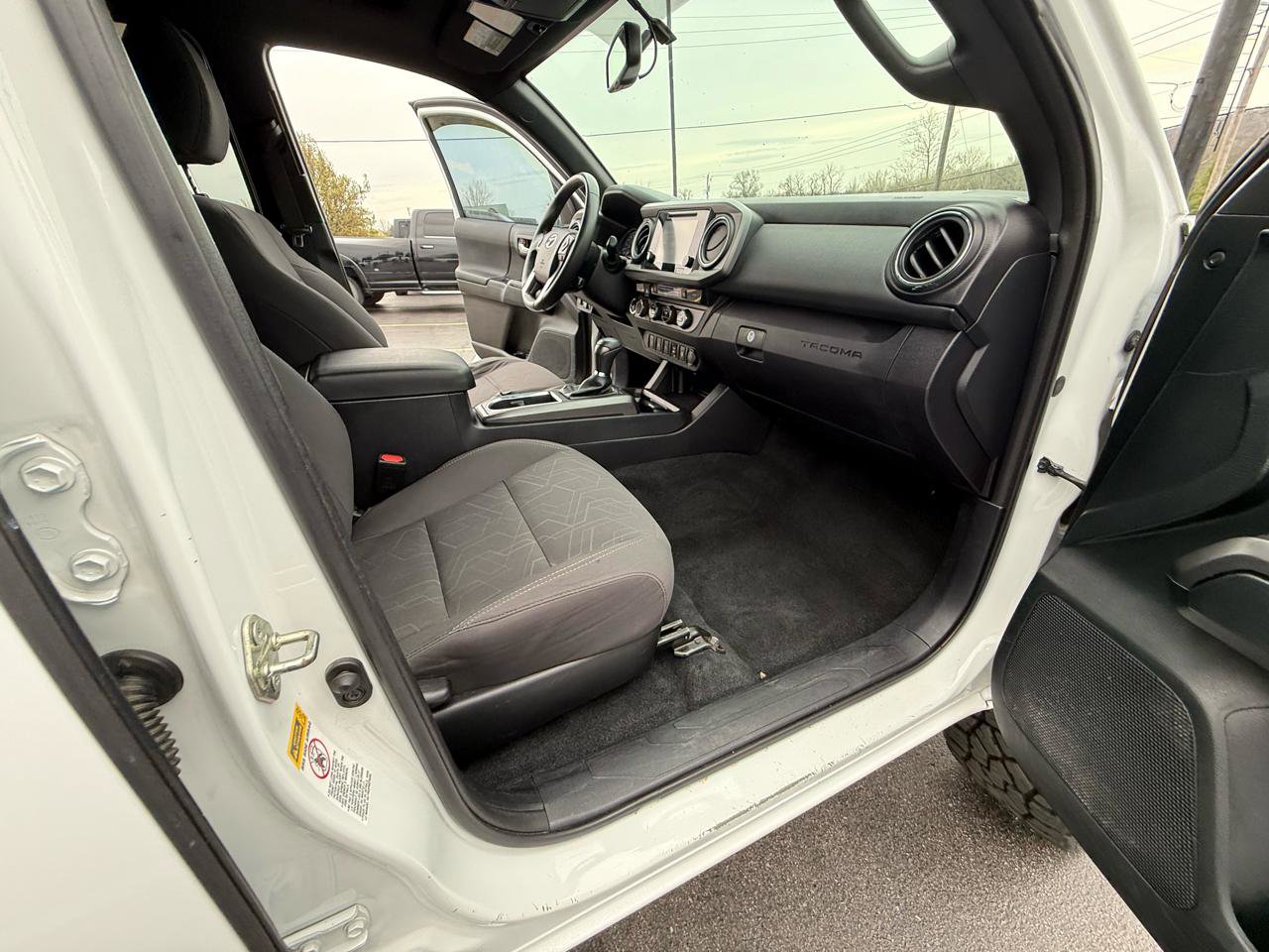 Used 2017 Toyota Tacoma TRD Sport w/ Premium & Technology Package image 40