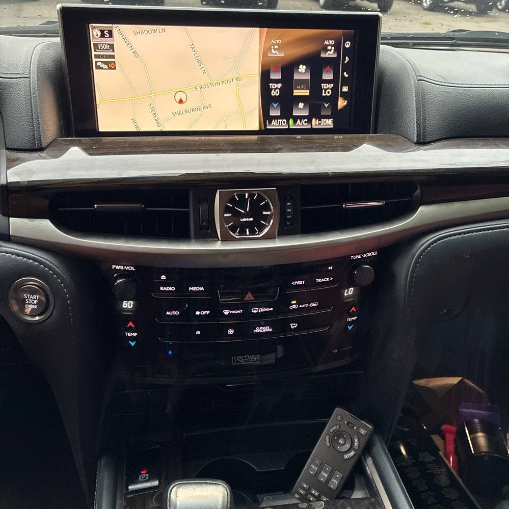 Used 2019 Lexus LX 570 4WD w/ Luxury Package image 17