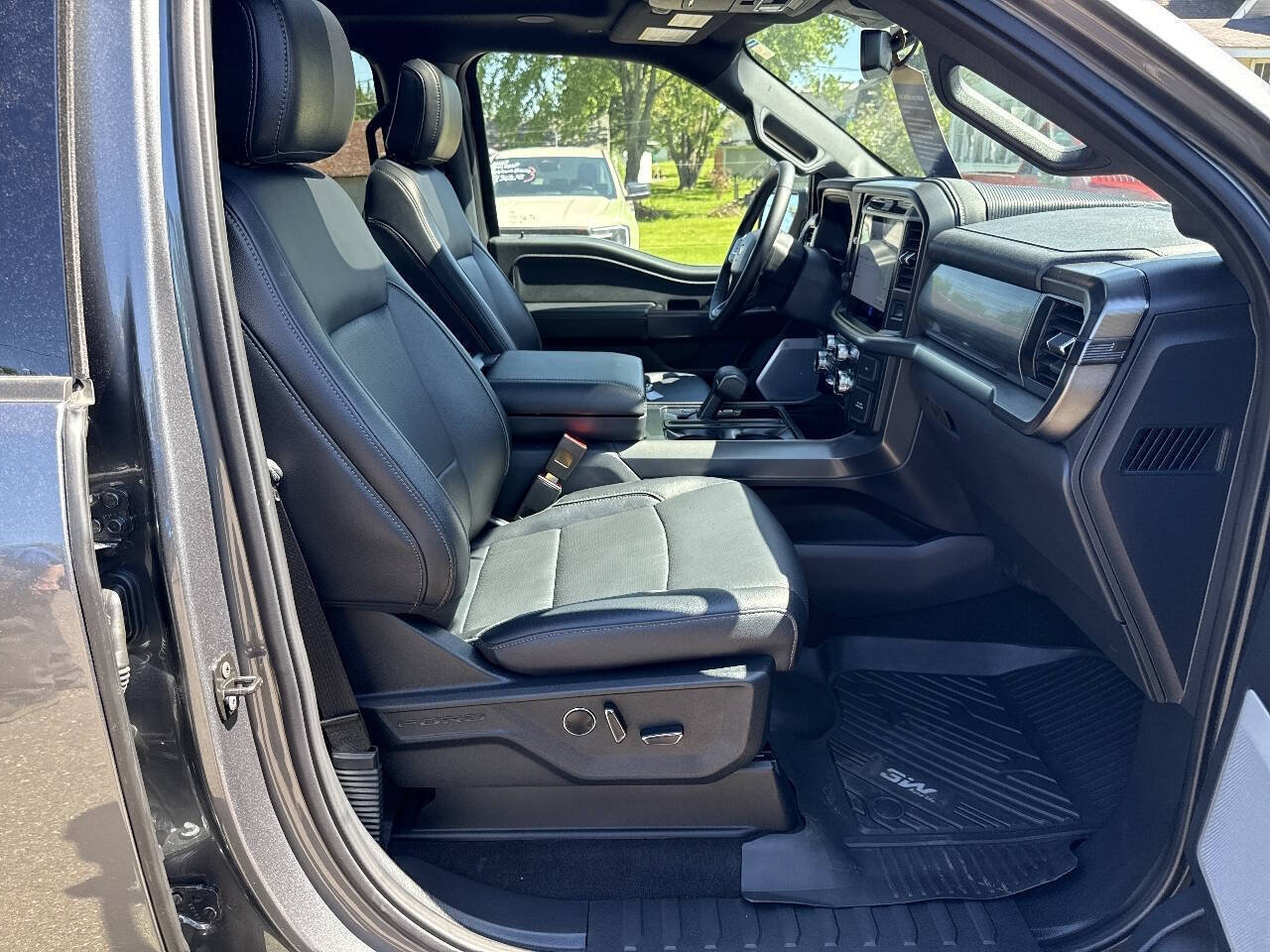 Used 2025 Ford F150 Lariat w/ Equipment Group 502A High AWD/4WD image 15