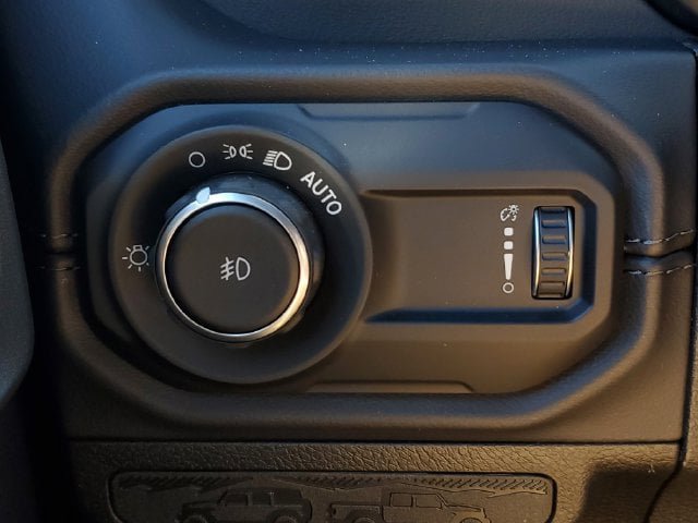 New 2026 Jeep Wrangler Unlimited Sahara AWD/4WD image 31