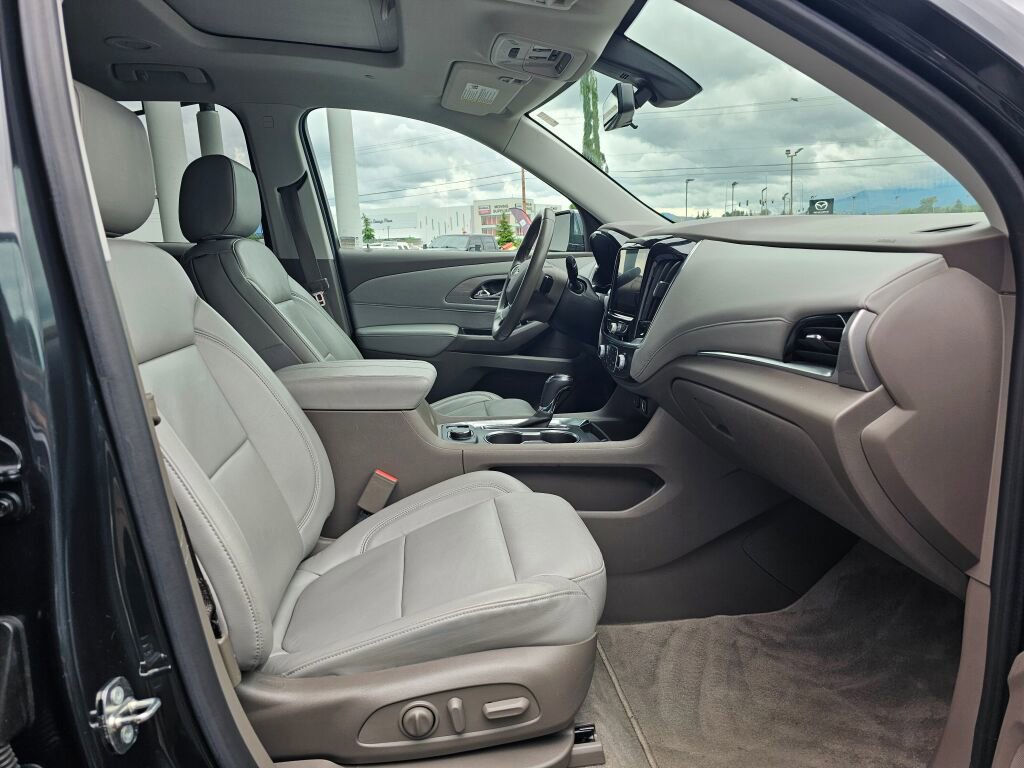 Used 2018 Chevrolet Traverse LT AWD/4WD image 11