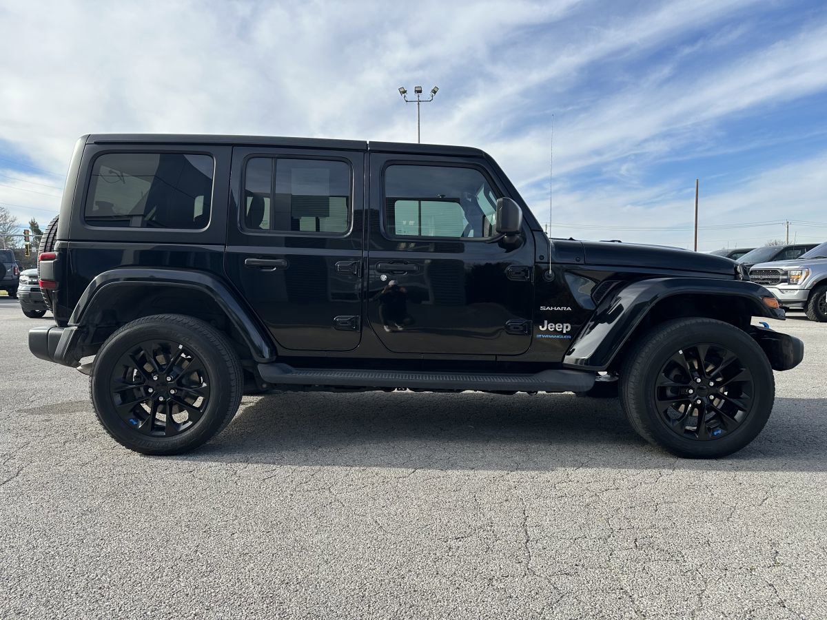 Used 2023 Jeep Wrangler Unlimited Sahara image 7