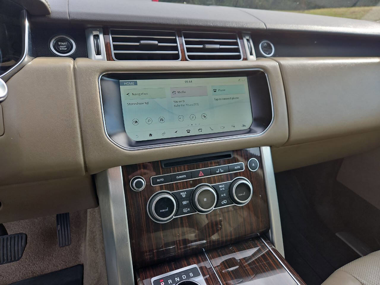 Used 2017 Land Rover Range Rover HSE image 17