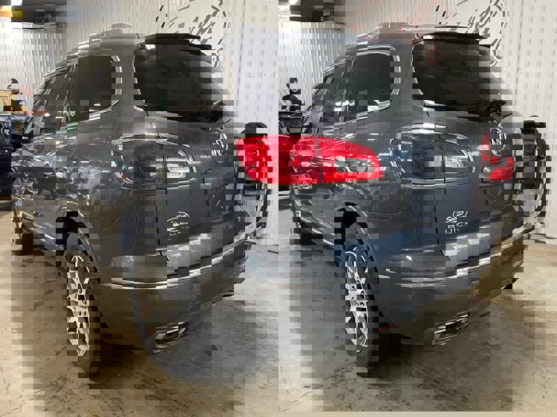 Used 2013 Buick Enclave Leather image 3