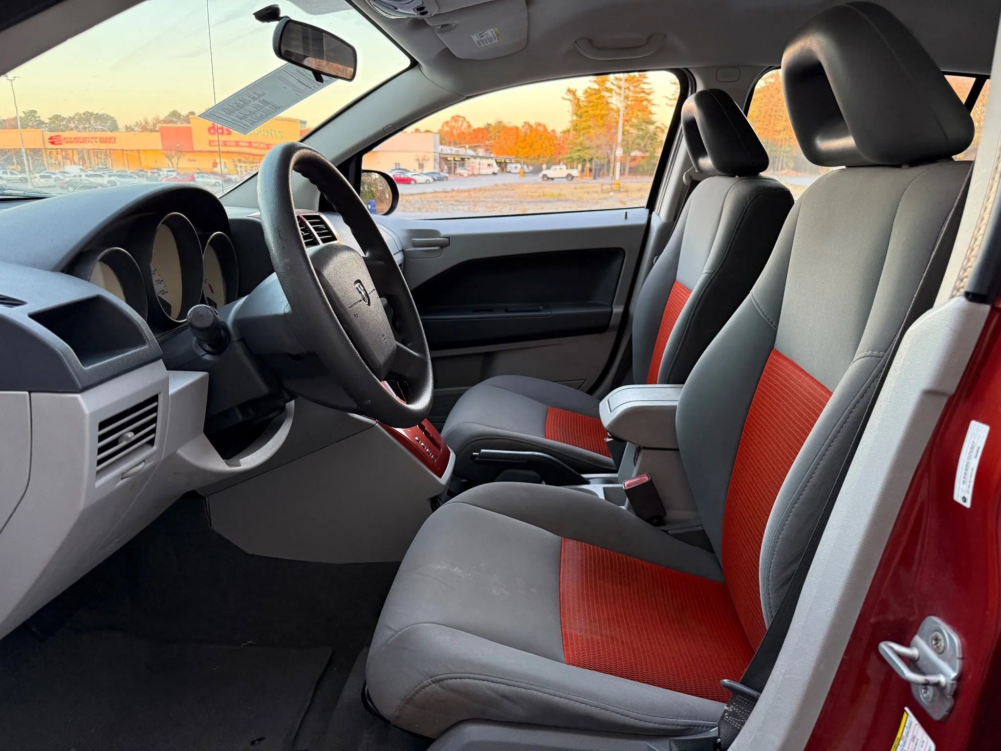 Used 2007 Dodge Caliber SXT image 2