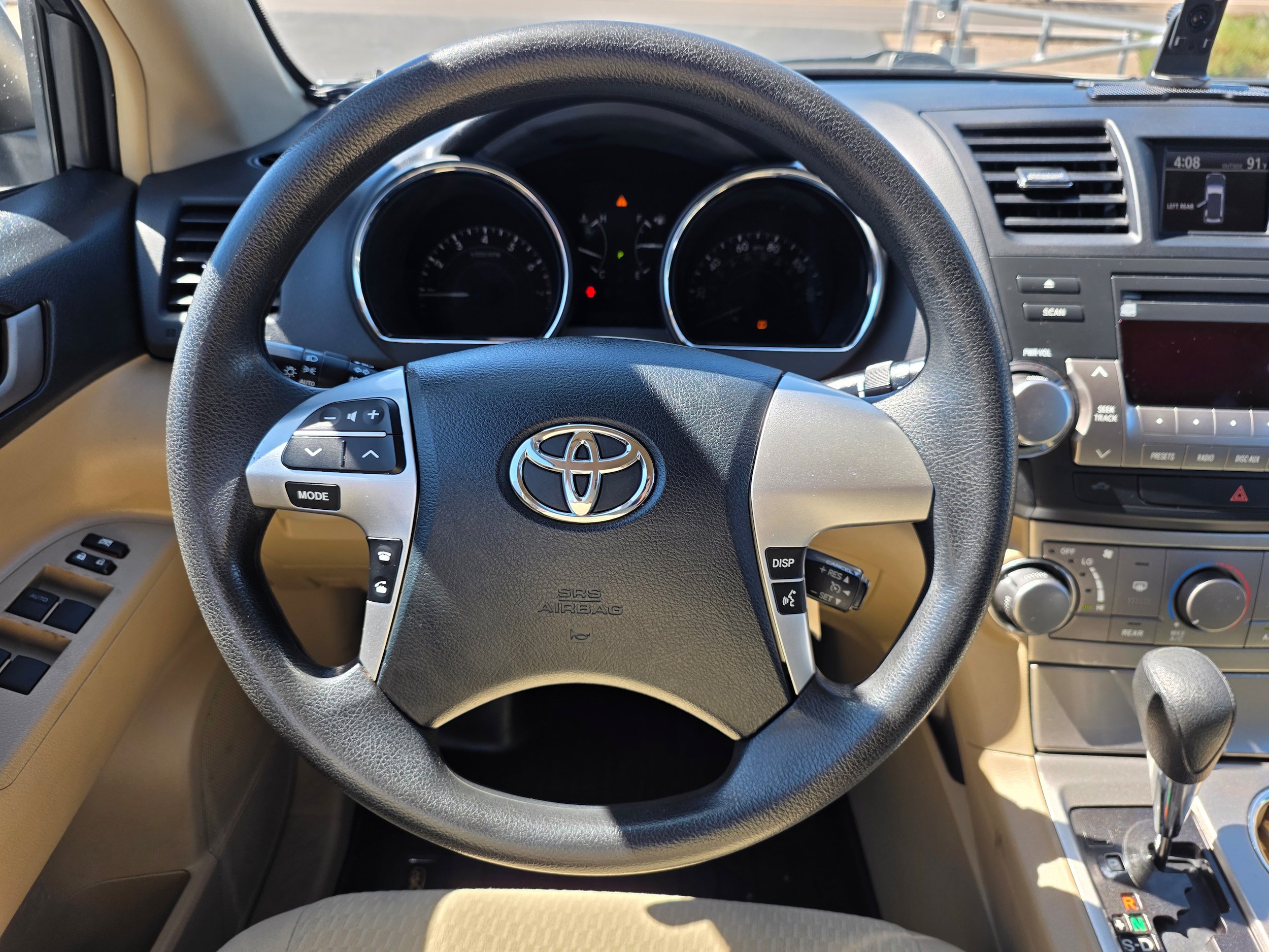 Used 2012 Toyota Highlander FWD w/ Tech Pkg image 16