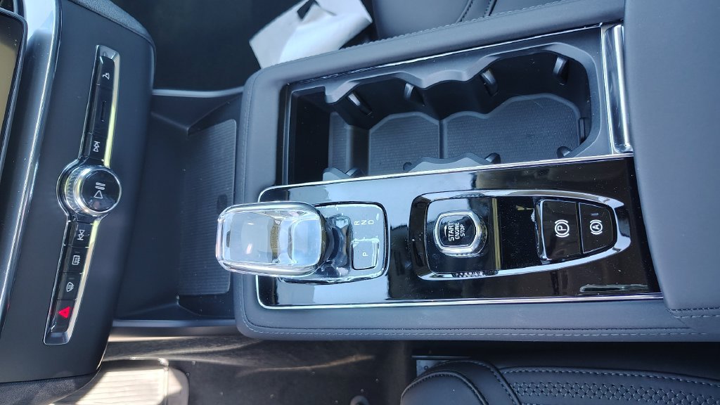 New 2026 Volvo XC90 B6 Plus w/ Protection Package Premier AWD/4WD image 22