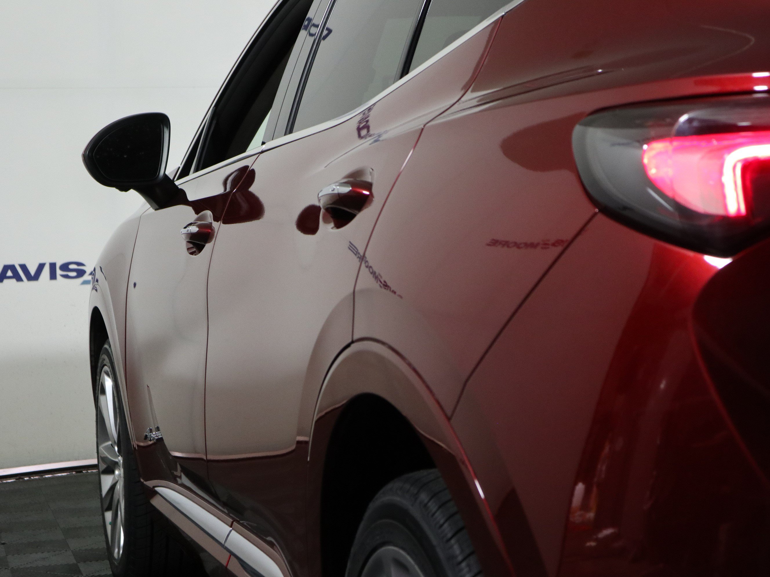Used 2023 Buick Envision Avenir AWD/4WD image 10