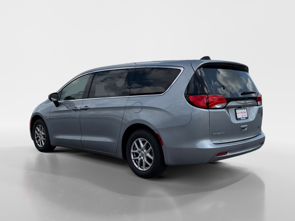 Used 2021 Chrysler Voyager LX w/ Cold Weather Group FWD image 3