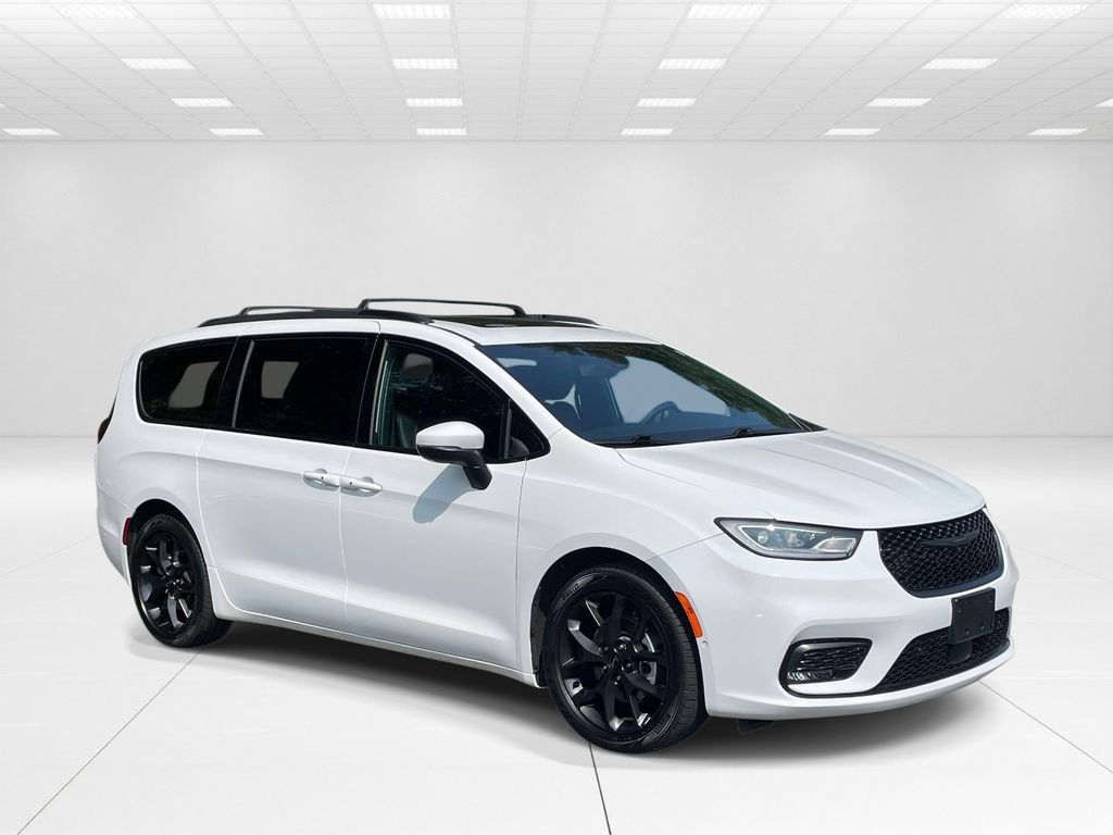 Used 2023 Chrysler Pacifica Touring-L w/ S Appearance Package