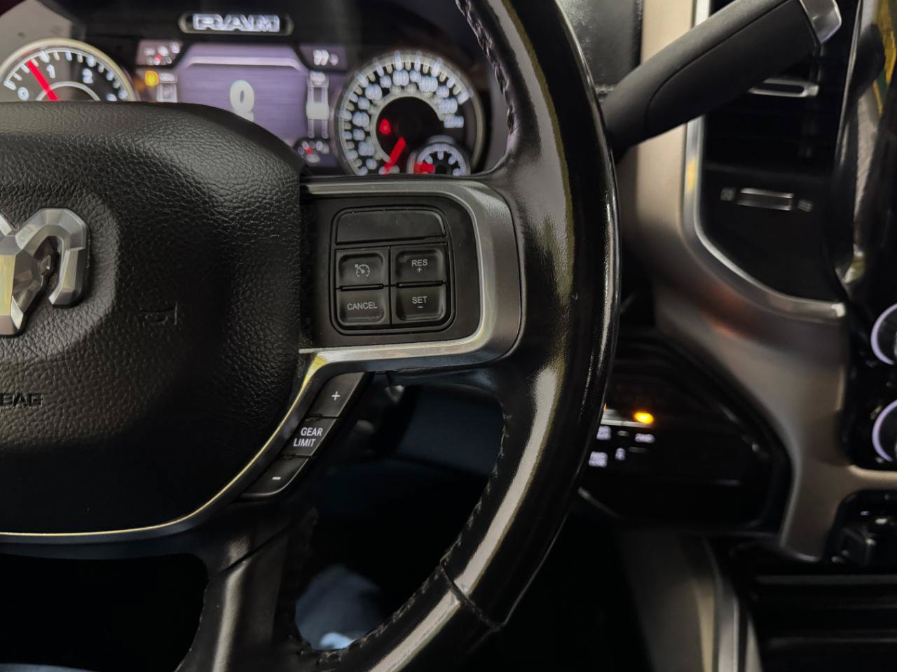 Used 2022 RAM 3500 Laramie AWD/4WD image 23