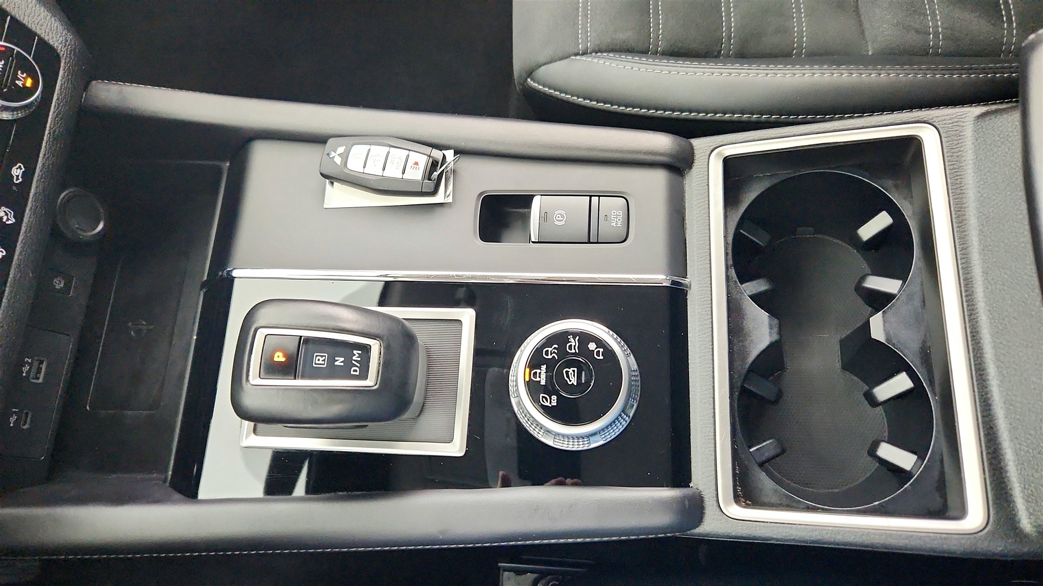 Used 2024 Mitsubishi Outlander FWD image 15