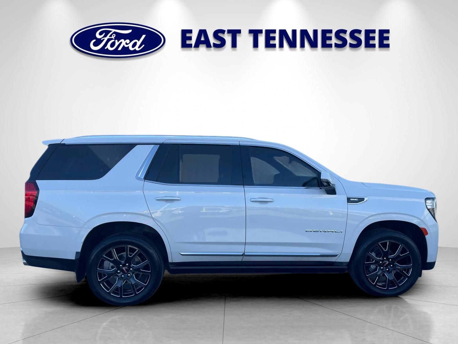 Used 2024 GMC Yukon Denali AWD/4WD image 2