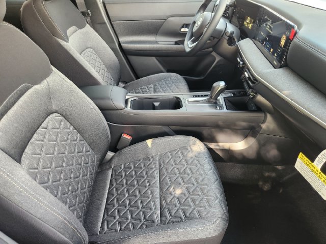 New 2027 Nissan Kicks SV FWD image 13