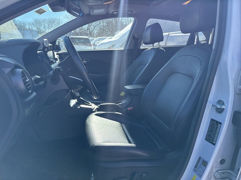Used 2021 Hyundai Kona Ultimate w/ Cargo Package image 6