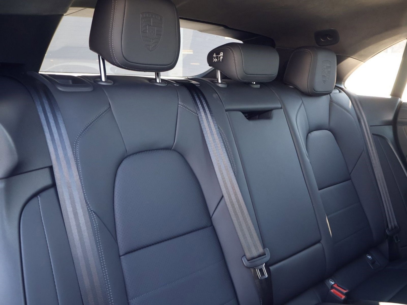 New 2026 Porsche Macan Turbo Electric image 23