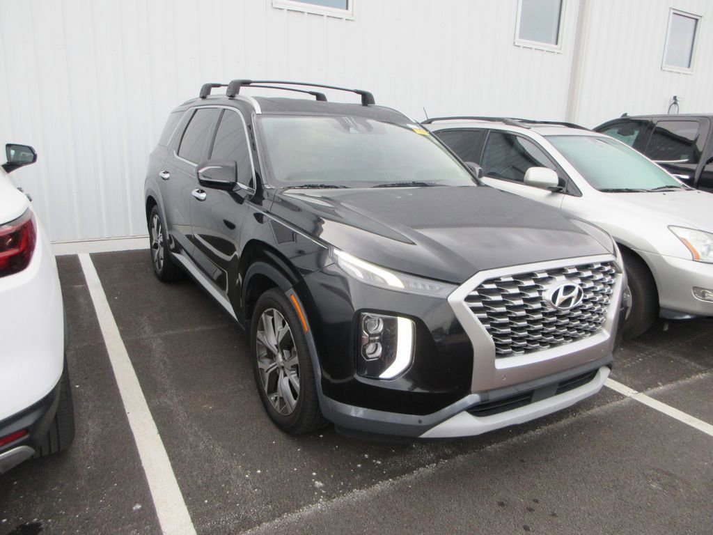 Used 2022 Hyundai Palisade SEL w/ Premium Package FWD image 2