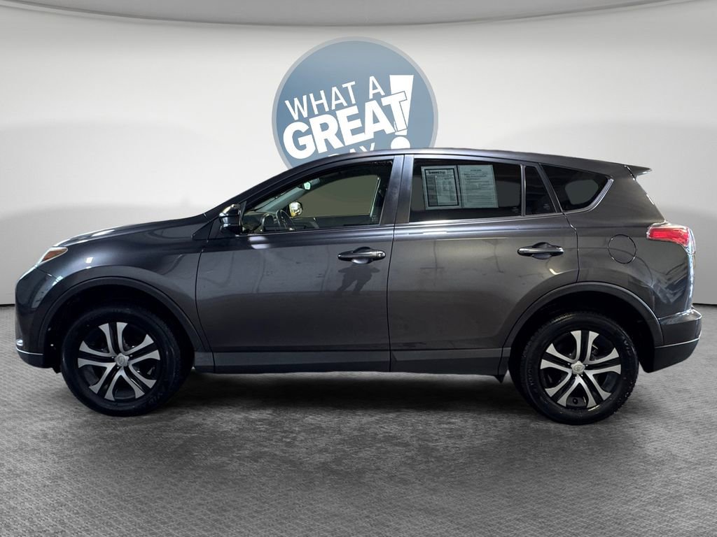 Used 2018 Toyota RAV4 LE w/ All Weather Liner Package AWD/4WD image 7