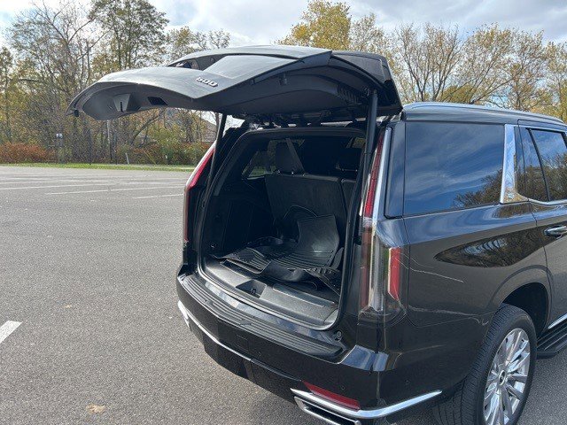 Certified 2023 Cadillac Escalade Premium Luxury image 21