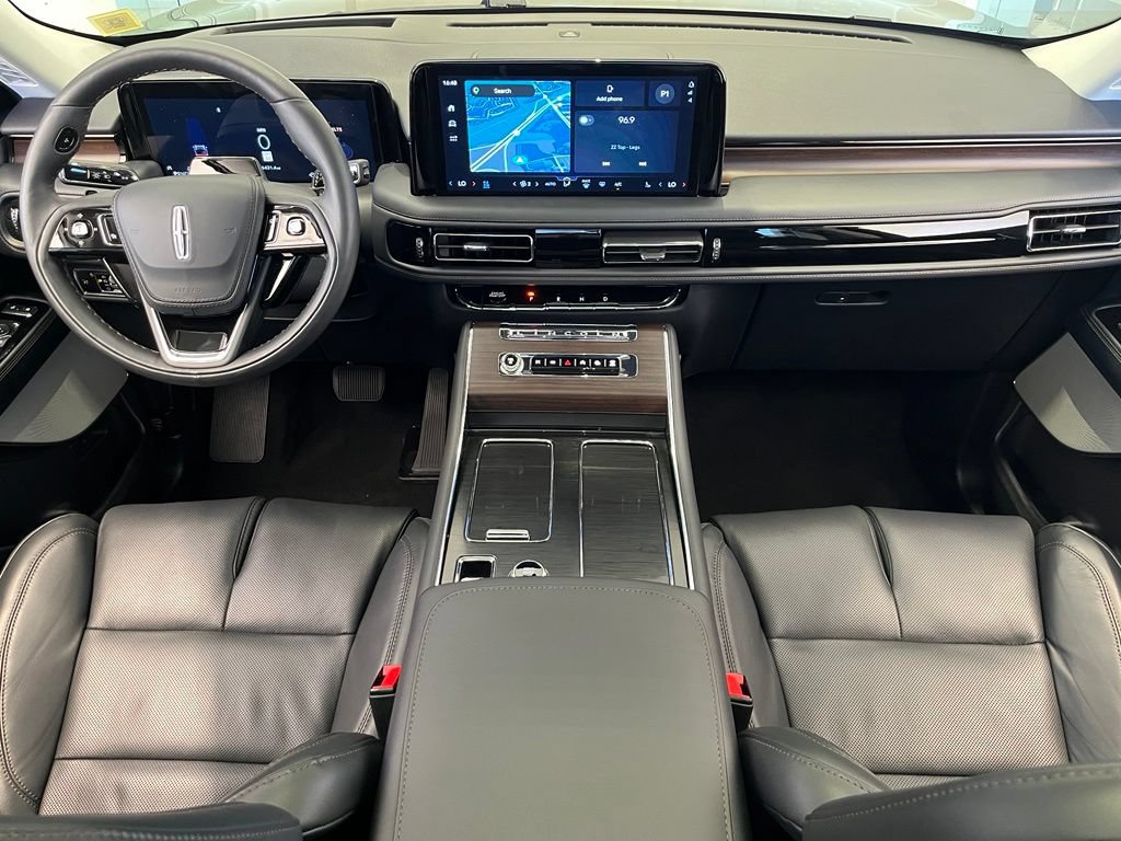 Used 2026 Lincoln Aviator Reserve AWD/4WD image 3