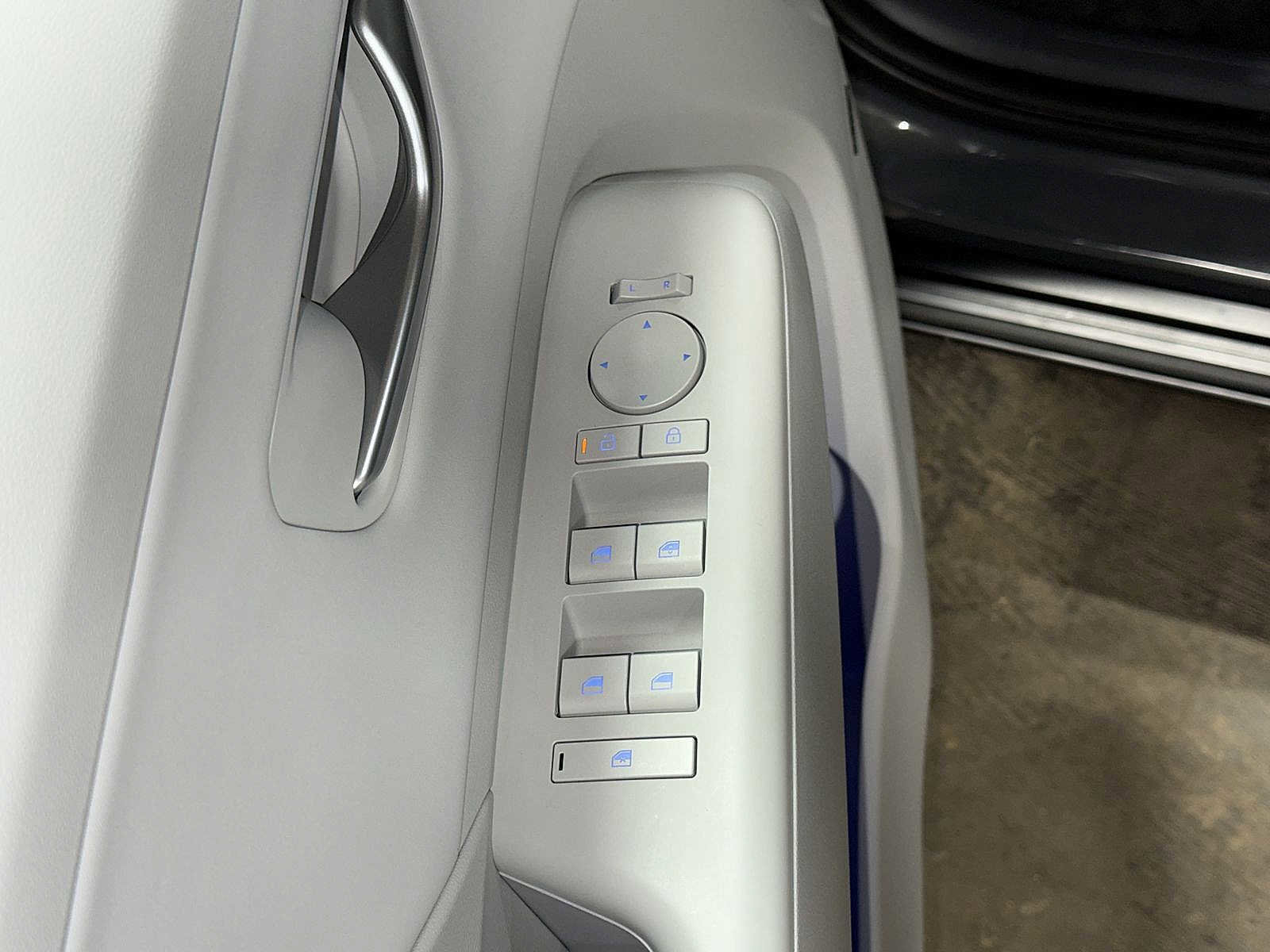 Used 2026 Hyundai Kona Limited image 23