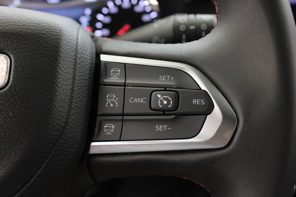 Used 2024 Jeep Compass Trailhawk AWD/4WD image 25